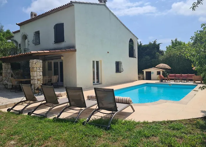 Belle Villa De Charme Avec Piscine