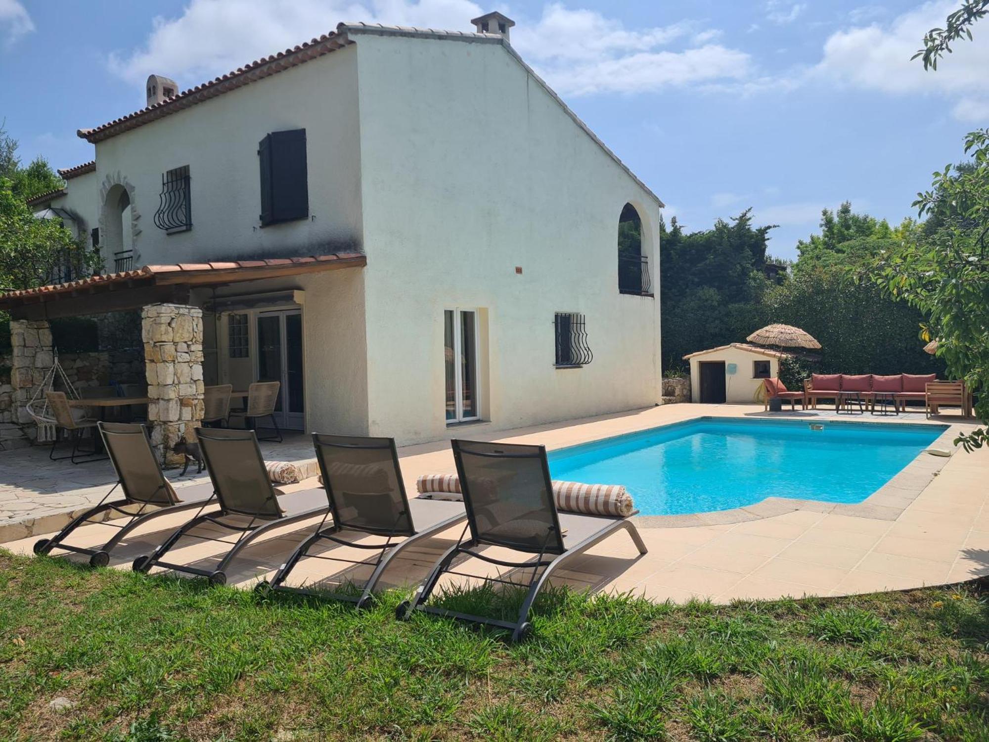 Belle De Charme Avec Piscine Villa *